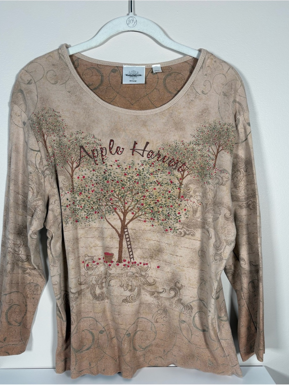 Apple Harvest Graphic Long Sleeve Tee - Beige